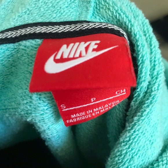 Nike Drawstring Hoodie - Picture 3 of 3